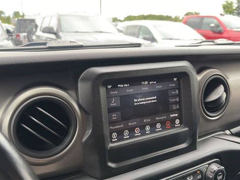 Used 2021 Jeep Wrangler Sport AWD/4WD image 9