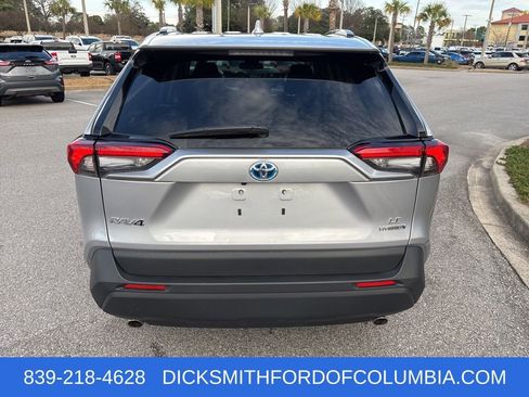 Used 2022 Toyota RAV4 LE image 4