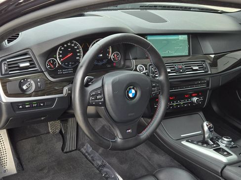 Used 2013 BMW M5 RWD image 12