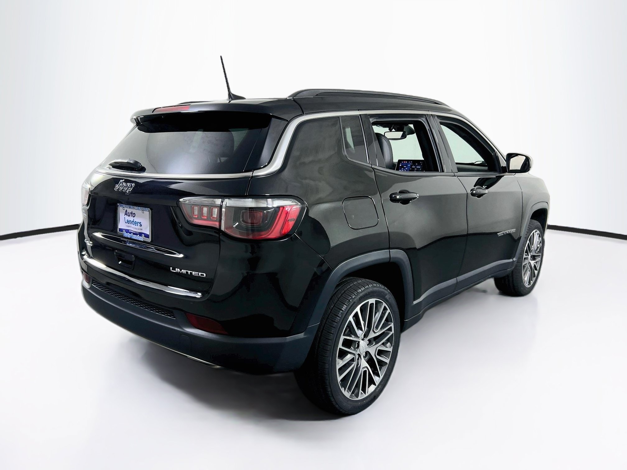Used 2023 Jeep Compass Limited w/ Elite Group AWD/4WD image 5