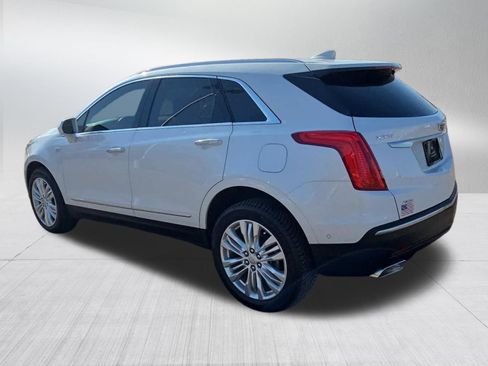 Used 2019 Cadillac XT5 Premium Luxury w/ Driver Assist Package image 4