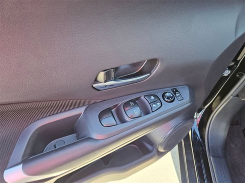 Used 2024 Nissan Kicks SV image 15