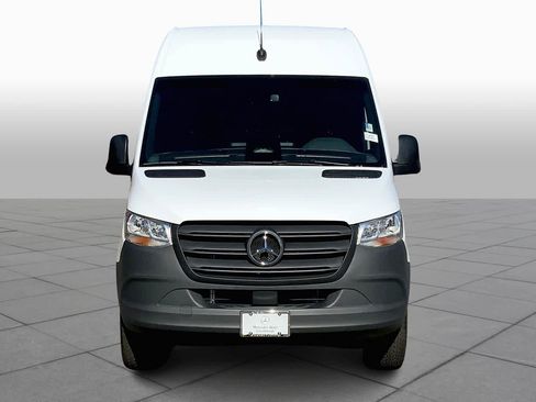 Used 2025 Mercedes-Benz Sprinter 2500 image 3
