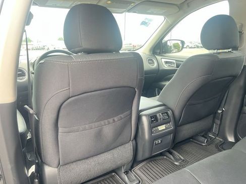Used 2019 Nissan Pathfinder SV AWD/4WD image 37