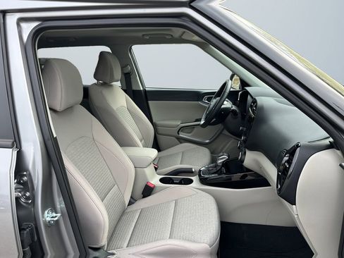 Used 2025 Kia Soul LX w/ LX Technology Package image 15