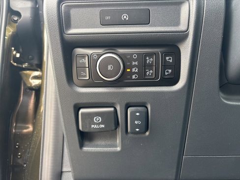 Used 2022 Ford Explorer Limited w/ Equipment Group 301A image 22