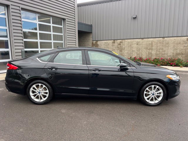 Used 2020 Ford Fusion SE FWD image 4
