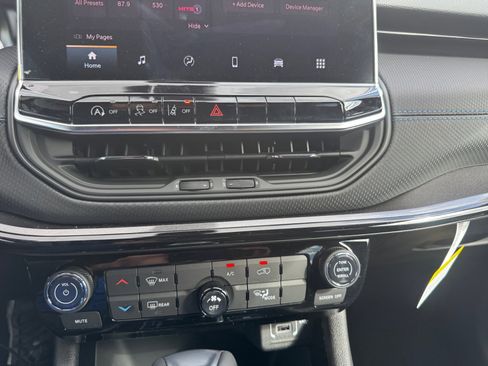New 2026 Jeep Compass Latitude AWD/4WD image 20