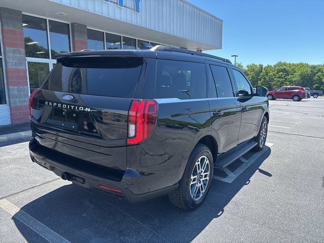 Used 2025 Ford Expedition Active AWD/4WD image 6