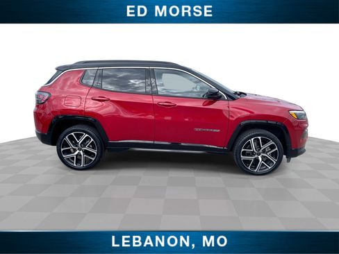 Used 2025 Jeep Compass Limited w/ Elite Group AWD/4WD image 9