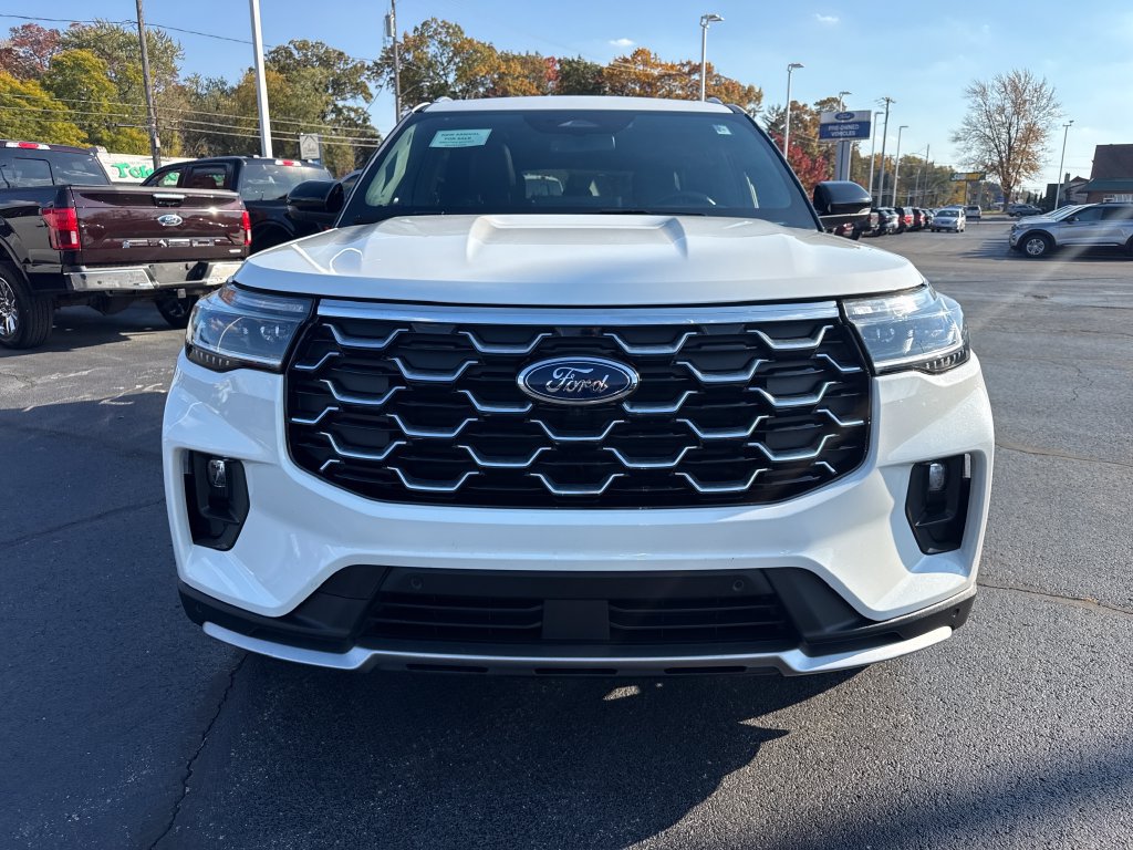 Used 2026 Ford Explorer Platinum AWD/4WD image 3