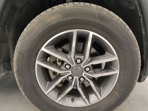 Used 2019 Jeep Grand Cherokee Limited w/ Trailer Tow Group IV image 31