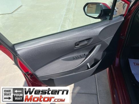Used 2023 Toyota Corolla LE image 7