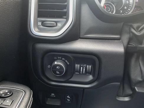 Used 2019 RAM 1500 Laramie w/ Sport Appearance Package AWD/4WD image 25