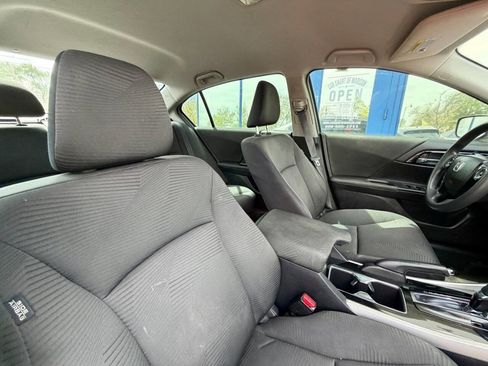 Used 2017 Honda Accord LX image 40