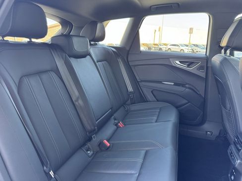 Used 2022 Audi Q4 e-tron Premium Plus w/ Premium Plus image 44