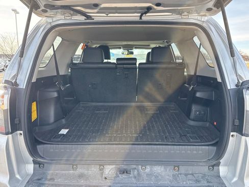 Used 2016 Toyota 4Runner Limited image 10