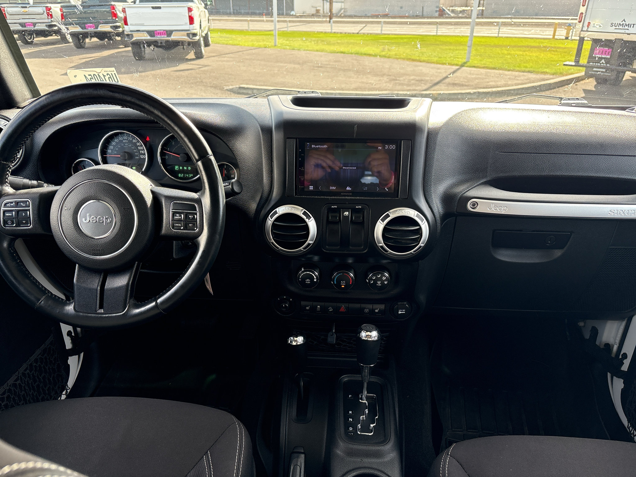 Used 2015 Jeep Wrangler Sahara w/ Connectivity Group AWD/4WD image 16