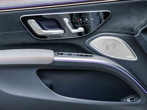 Certified 2022 Mercedes-Benz EQS 580 4MATIC Sedan image 22