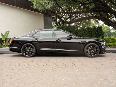 Used 2024 Bentley Flying Spur W12 AWD/4WD image 5