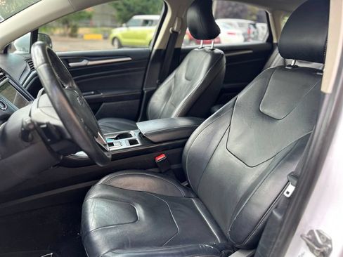 Used 2019 Ford Fusion Titanium AWD/4WD image 15
