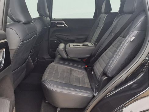 Used 2025 Mitsubishi Outlander SE FWD image 10