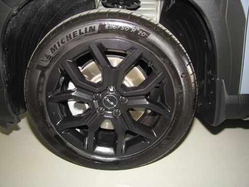 Certified 2025 Honda Pilot Touring image 26