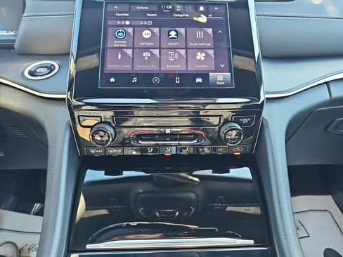 Used 2025 Jeep Grand Cherokee Laredo X w/ Trailer Tow Package image 23