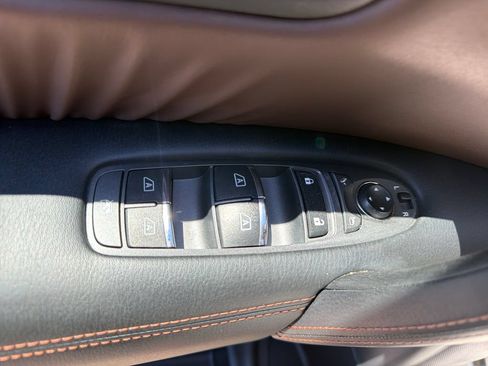 Used 2020 Nissan Armada Platinum w/ Platinum Reserve Package RWD image 30