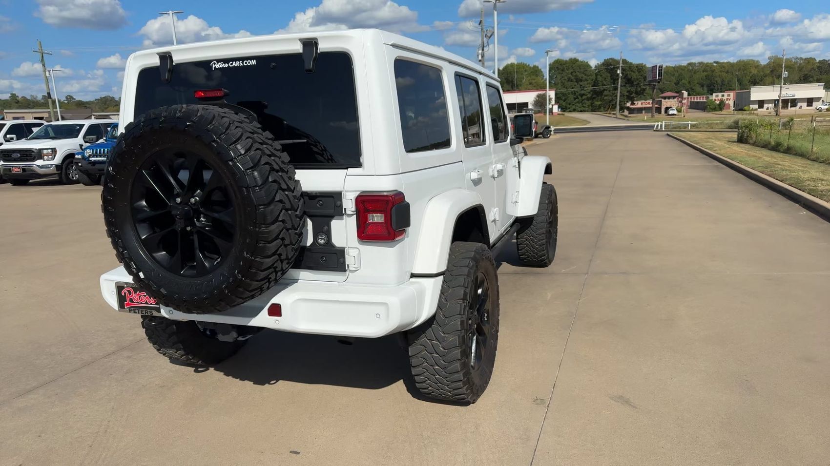 Used 2021 Jeep Wrangler Unlimited Sahara AWD/4WD image 8