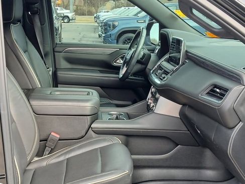 Used 2021 GMC Yukon XL SLT w/ SLT Premium Package image 7
