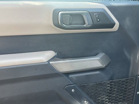 Used 2023 Ford Bronco Wildtrak image 26