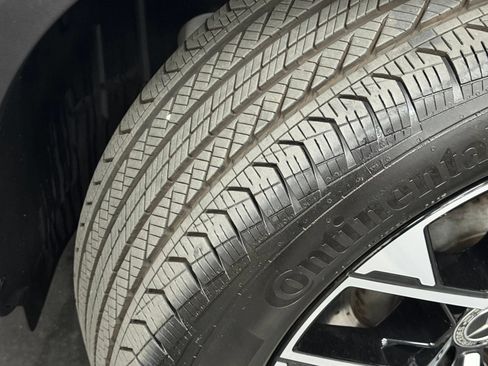 Used 2025 Mercedes-Benz GLC 350e 4MATIC image 20
