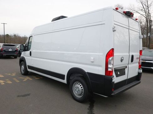 Used 2025 RAM ProMaster 2500 w/ Convenience Group image 3