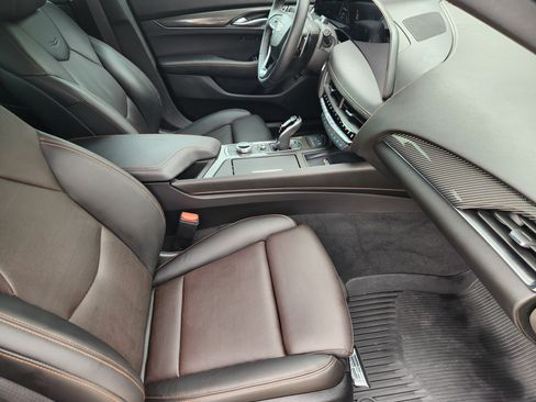 Used 2025 Cadillac CT5 Sport RWD image 10