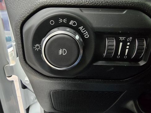 Used 2022 Jeep Wrangler Unlimited Sport image 39