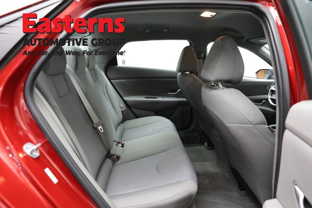 Used 2023 Hyundai Elantra SE w/ Cargo Package FWD image 25