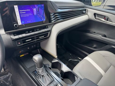 Certified 2025 Toyota Camry SE w/ Convenience Package FWD image 29