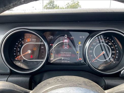 Used 2022 Jeep Wrangler Unlimited Sahara AWD/4WD image 27
