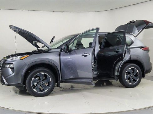 New 2026 Nissan Rogue SV image 10