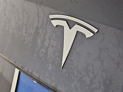 Used 2021 Tesla Model 3 Standard Range Plus image 11