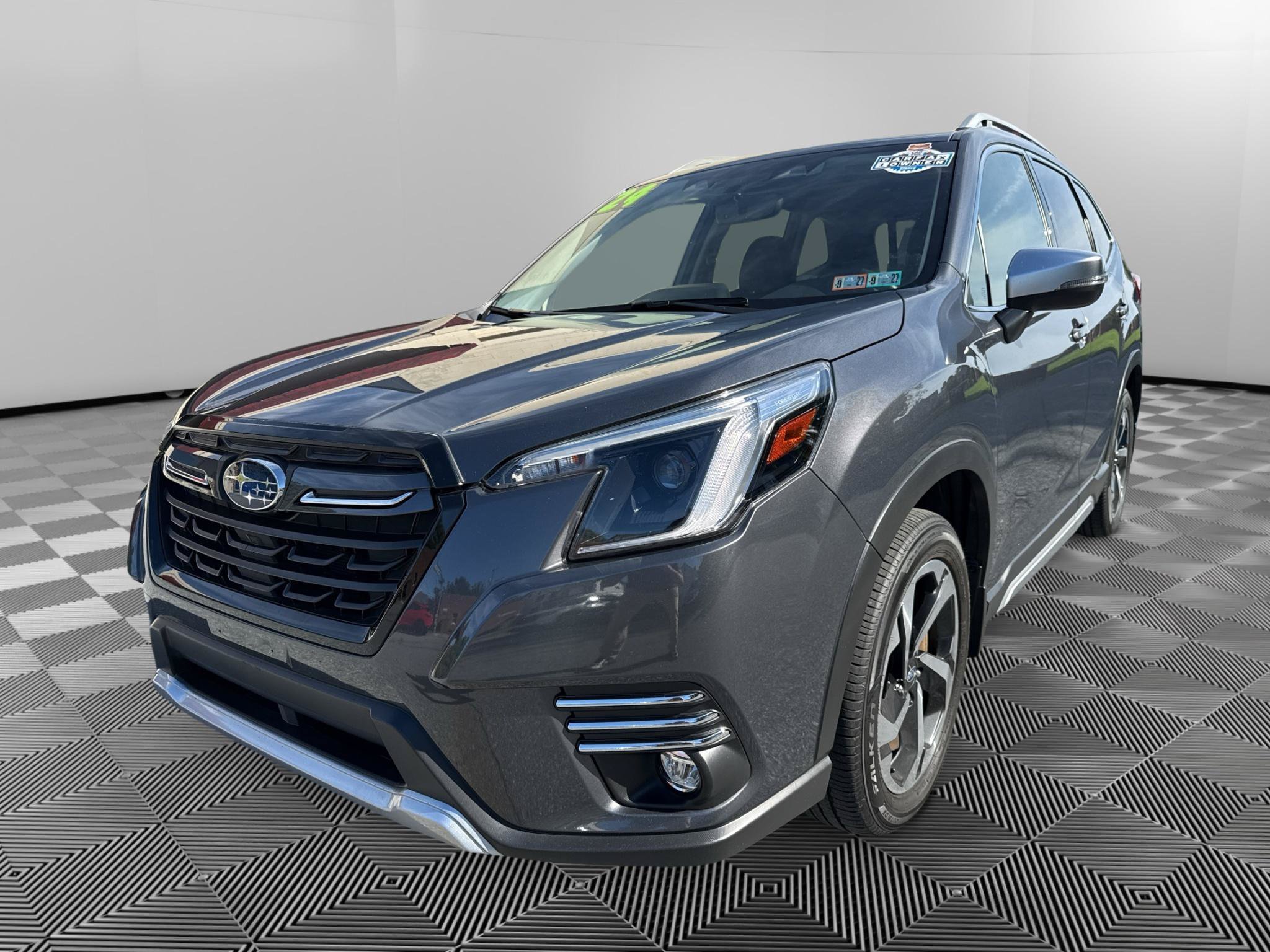 Used 2024 Subaru Forester Touring AWD/4WD image 1
