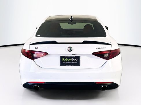 Used 2019 Alfa Romeo Giulia Ti w/ Quick Order Package 22X Lusso image 7