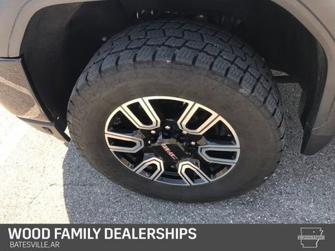 Used 2023 GMC Sierra 2500 AT4 w/ AT4 Premium Plus Package image 14