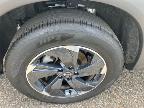 Used 2025 Nissan Rogue SV AWD/4WD image 28