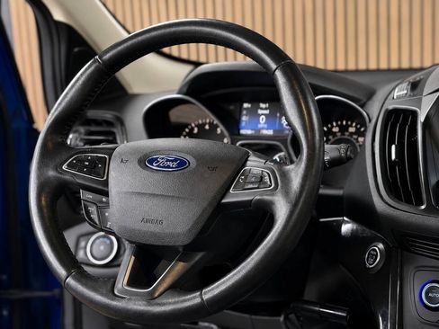 Used 2017 Ford Escape Titanium w/ Equipment Group 301A AWD/4WD image 20
