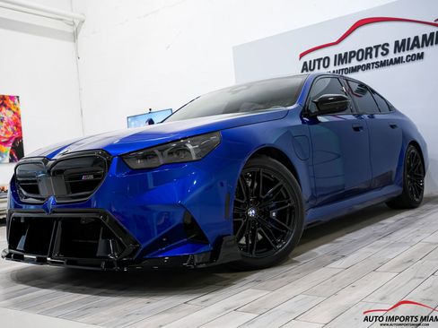 Used 2026 BMW M5 w/ Executive Package AWD/4WD image 3
