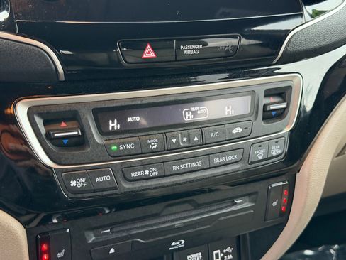 Used 2022 Honda Pilot Touring image 24
