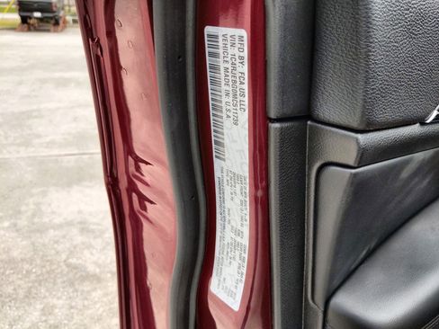 Used 2021 Jeep Grand Cherokee Limited image 24