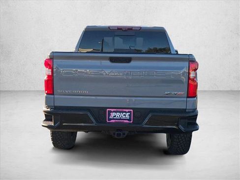 Used 2025 Chevrolet Silverado 1500 ZR2 w/ Technology Package image 7